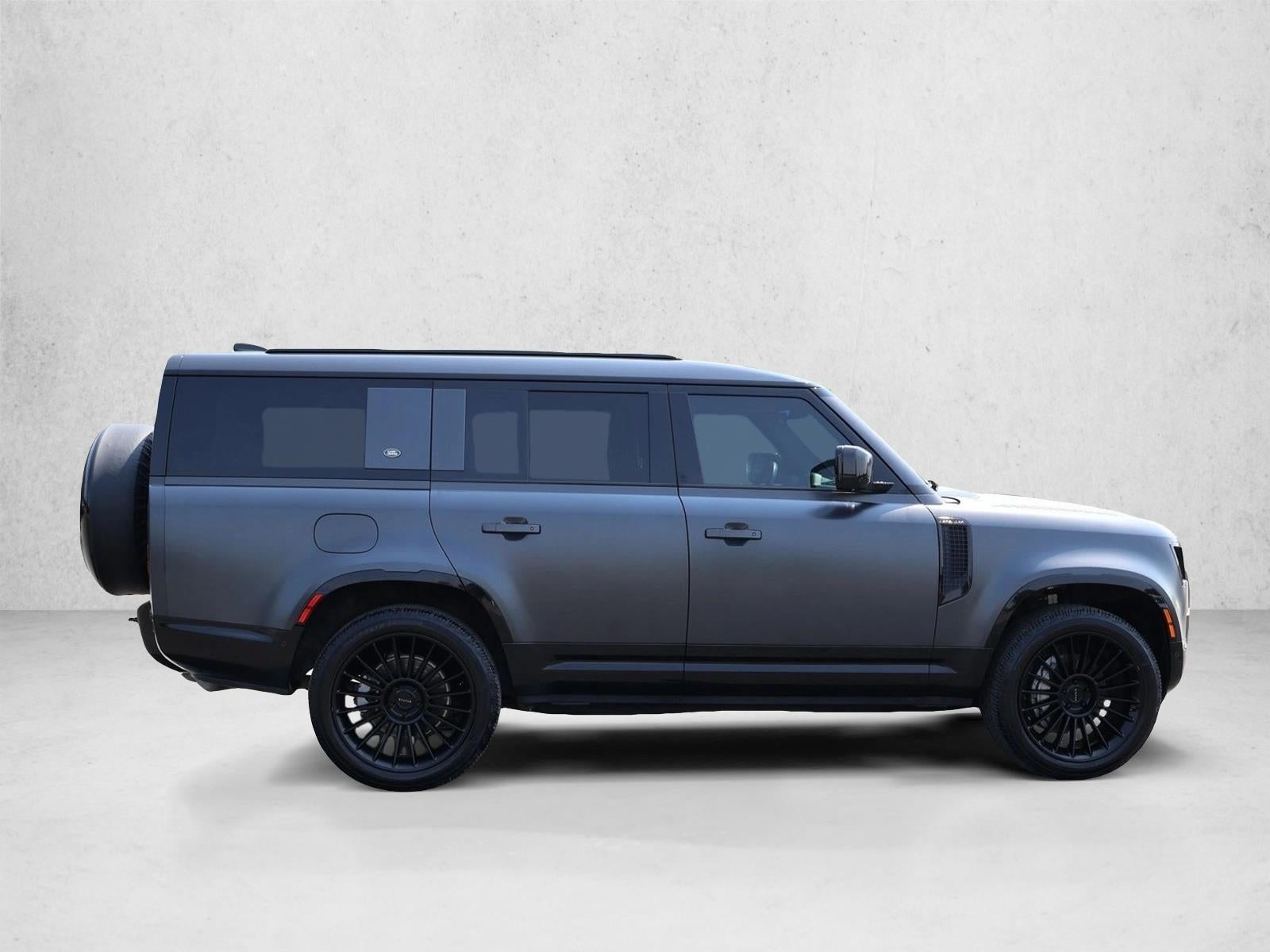 2024 Land Rover Defender 130 P400 X-Dynamic SE