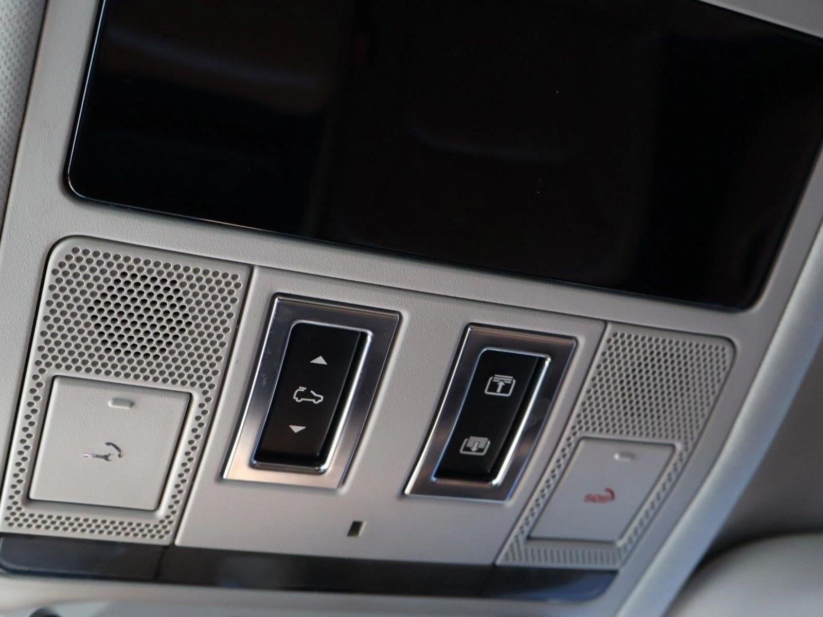 2023 Land Rover Defender 130 First Edition AWD