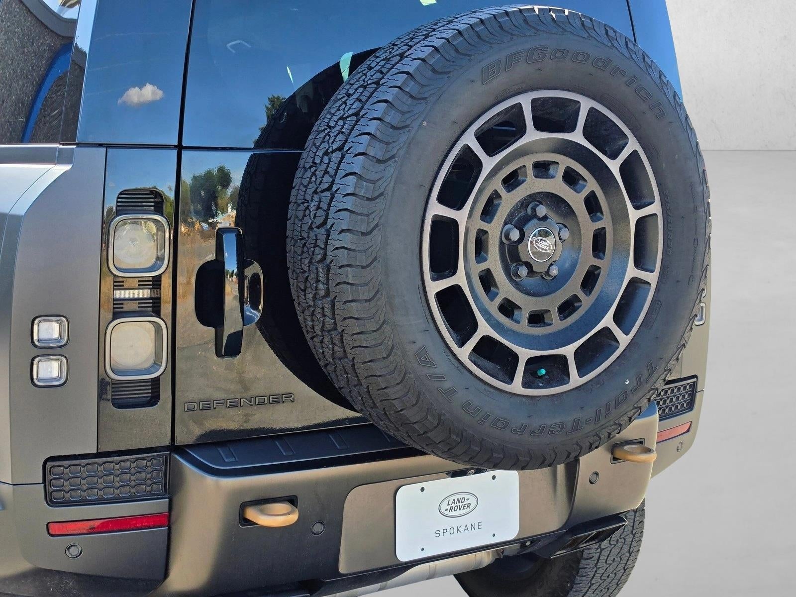 2025 Land Rover Defender 110 P635 OCTA Edition One