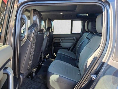 2025 Land Rover Defender 110 P635 OCTA Edition One