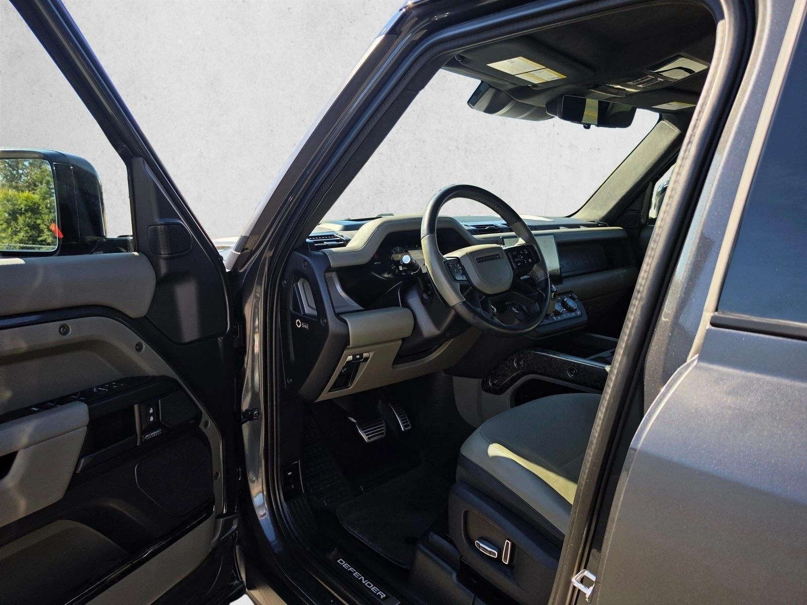 2025 Land Rover Defender 110 P635 OCTA Edition One