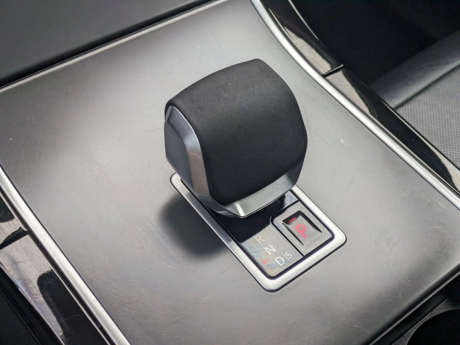 2025 Land Rover Range Rover Velar P250 Dynamic SE