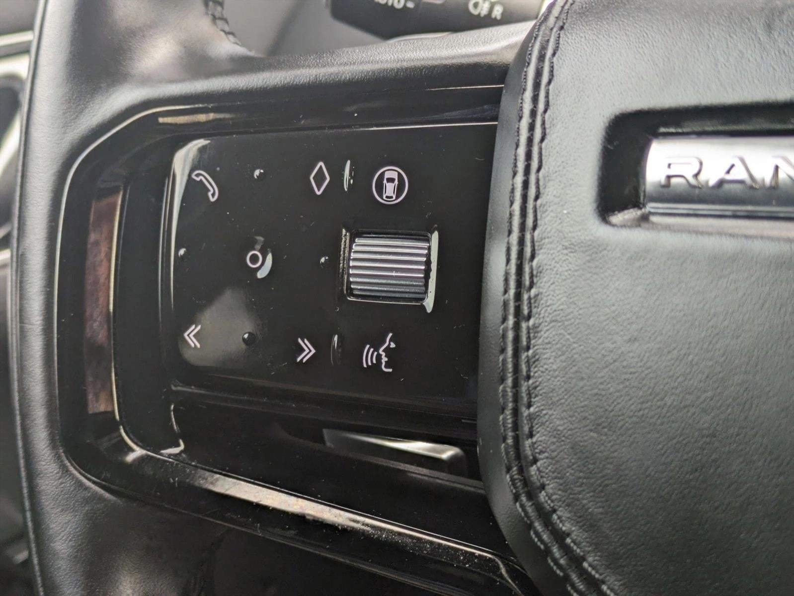 2025 Land Rover Range Rover Velar P250 Dynamic SE