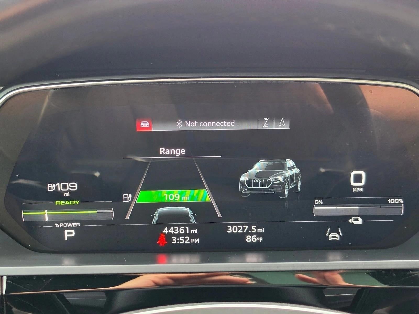 2022 Audi e-tron Premium quattro