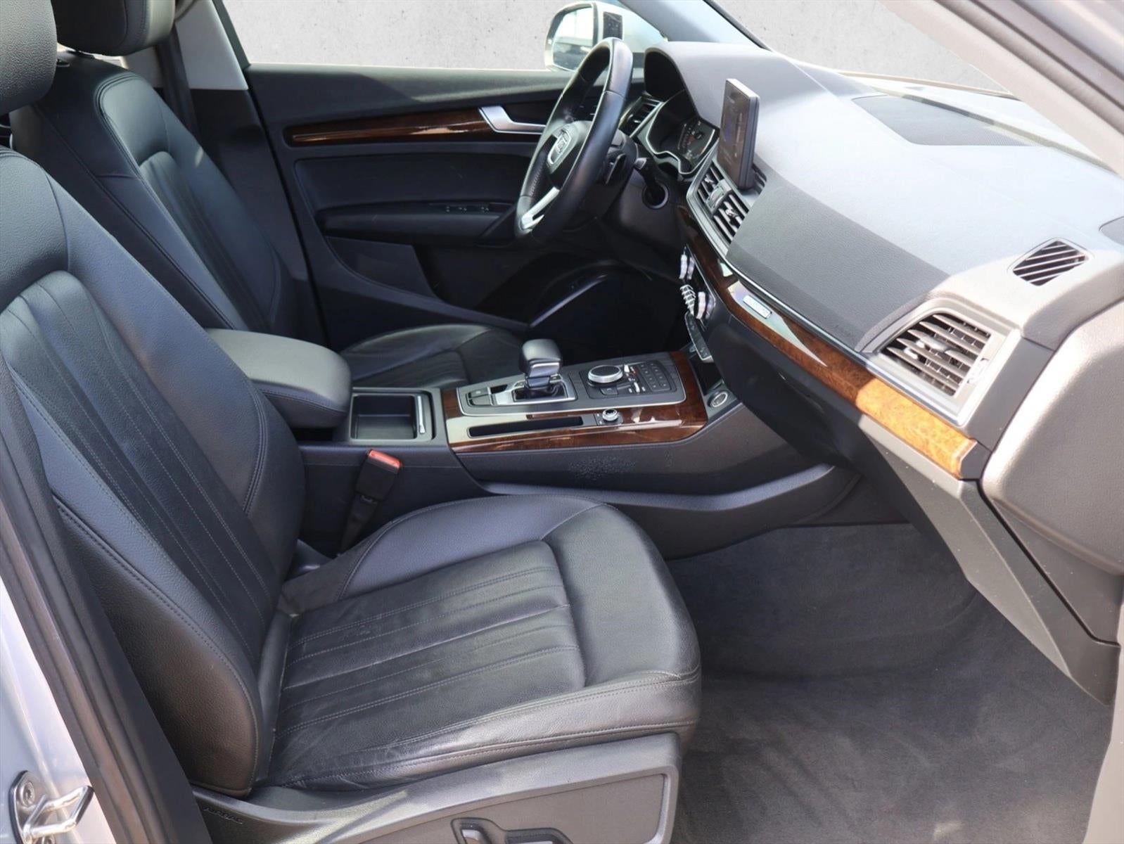 2020 Audi Q5 Premium 45 TFSI quattro