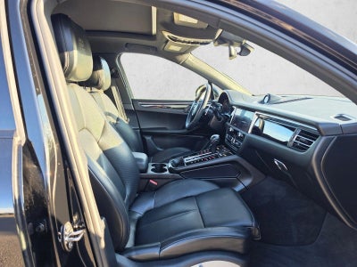 2025 Porsche Macan AWD