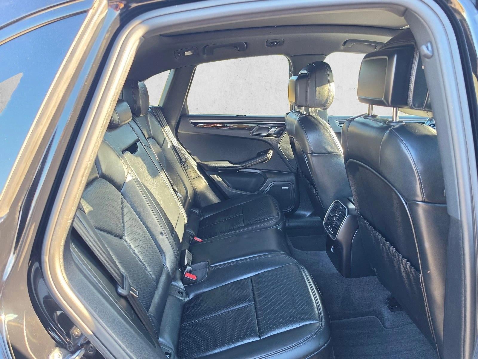 2025 Porsche Macan AWD