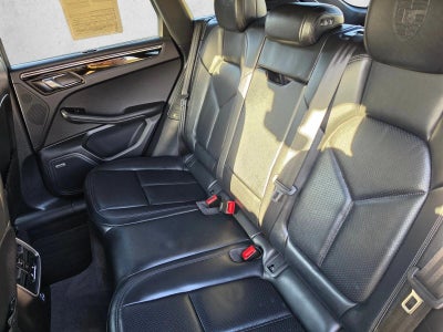 2025 Porsche Macan AWD
