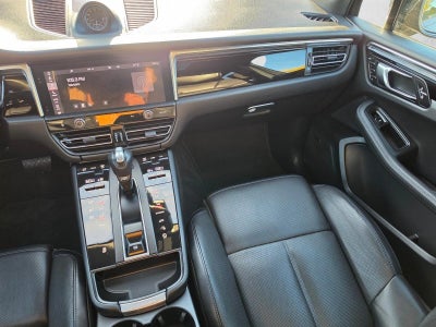 2025 Porsche Macan AWD