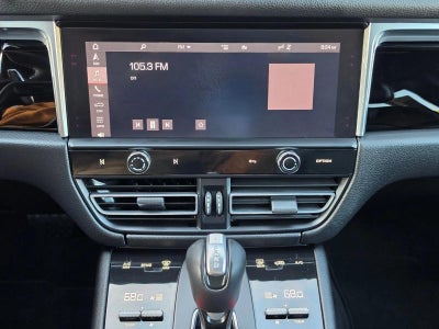 2025 Porsche Macan AWD